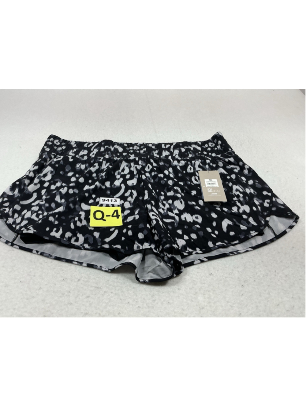 Womans NWT Avia Pullon Athletic Shorts XXL 20 Multicolor